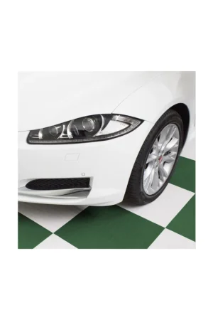 Acquista Ora kit da 200 piastrelle 50 mq sogi PAV-02-VE_5 in pvc per officina, garage, autosalone - colore verde