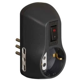 Bticino Adattatore safe 1 presa standard tedesca e 2 prese 10a con interruttore di sicurezza - nero Must-Have