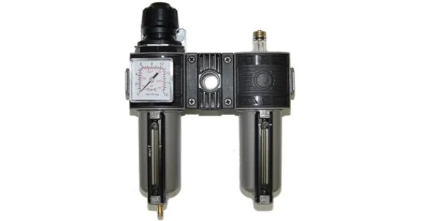 Esclusivo REGOLATORE E LUBRIFICATORE IN GRUPPO C/FILTRO 1/2F C/PROTEZIONE ART.E/22/3/P