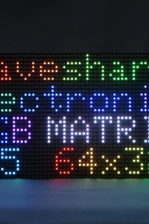 Waveshare Pannello a matrice LED RGB a colori pieni, passo da 5 mm, 64×32 pixel, luminosità regolabile. Reso Gratuito