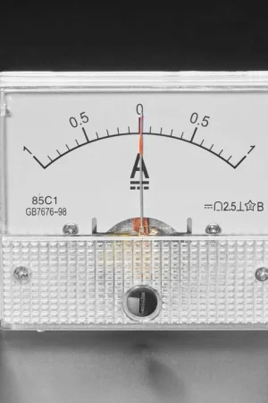 Adafruit Piccolo amperometro analogico per correnti DC da -1 A a +1 A. Ultima Occasione
