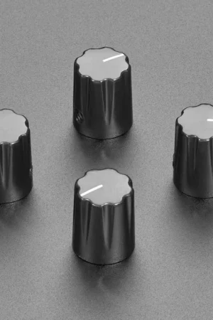 Adafruit Manopola del potenziometro nera - confezione da 4 Offerta Limitata