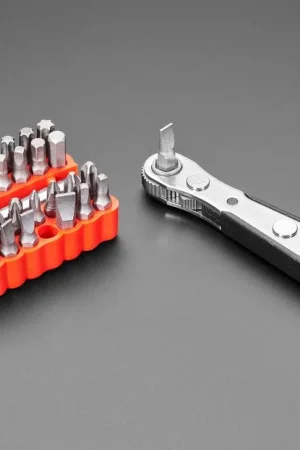 A Buon Prezzo Adafruit Cacciavite a cricchetto ad angolo retto e set di punte per utensili da 33 pezzi