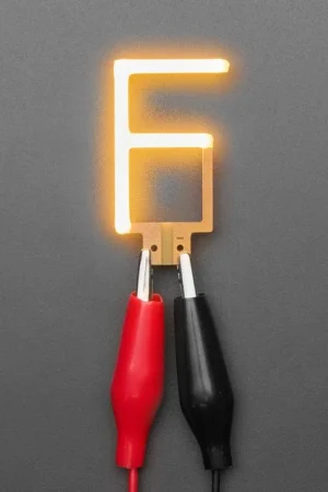 A Buon Prezzo Adafruit Filamento LED alfabeto - Lettera "F" bianco caldo