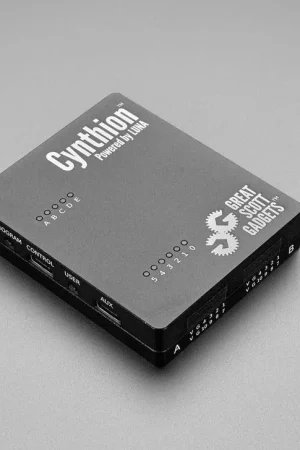 Adafruit Great Scott Gadgets Cynthion - Multiutensile USB tutto in uno Sconto