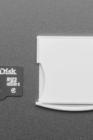 Adafruit Adattatore per scheda microSD a SD con accorciamento bianco Offerta Speciale